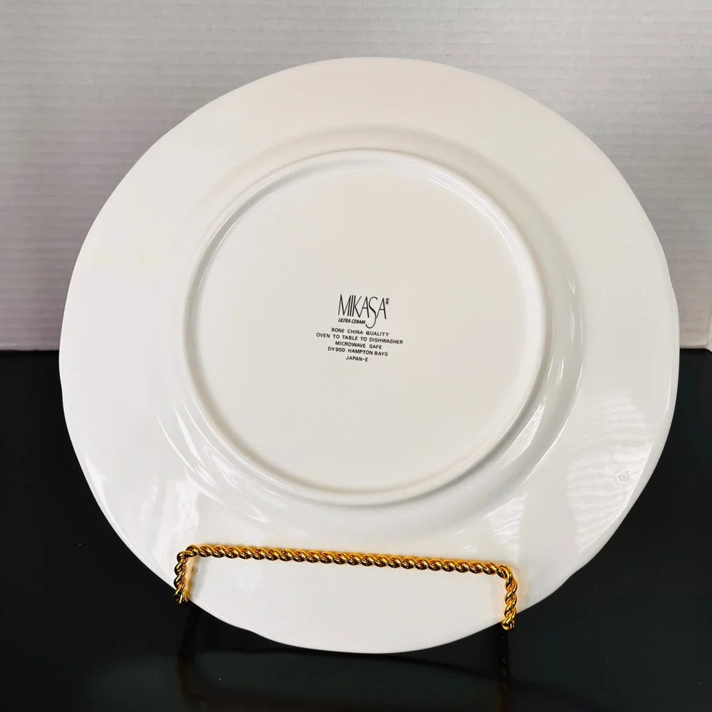 Set of 2 NEW Mikasa Hampton Bays Salad Plates Bone China 8.5